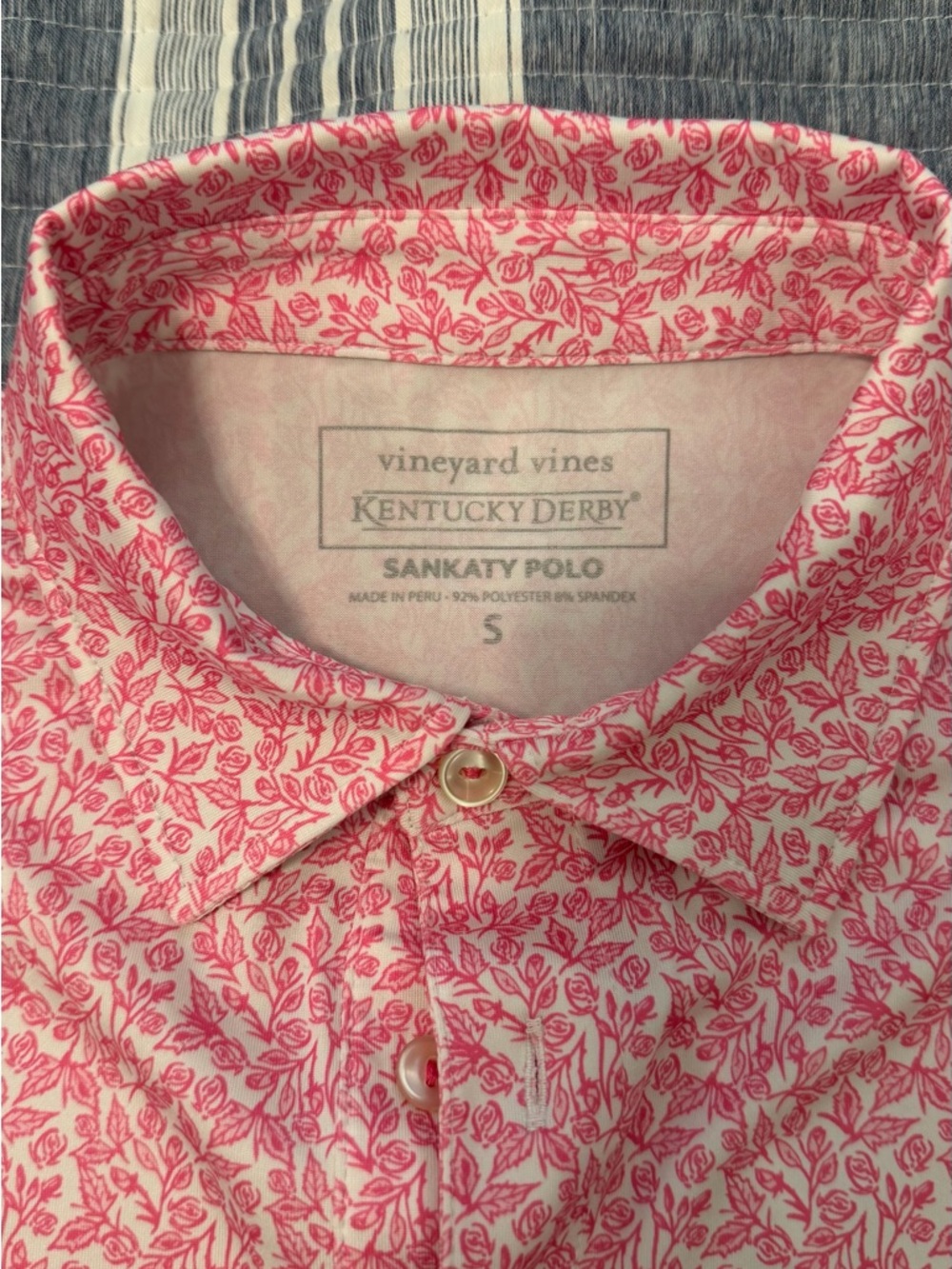 Vineyard Vines Men’s Pink Leaf-Print Polo - Picture 2 of 2